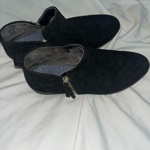 black booties, Dr. Sholl’s